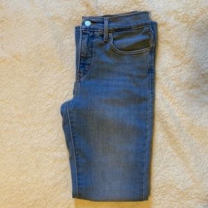 Women’s Shaping Bootcut Levi Jeans.